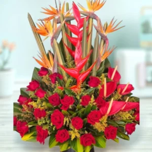 Pasión Tropical – Arreglo de Rosas Rojas, Girasoles y Flores Tropicales